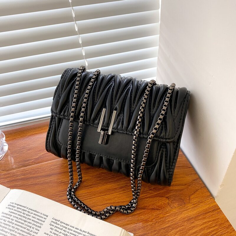 

Chain Strap Shoulder Bag, Black