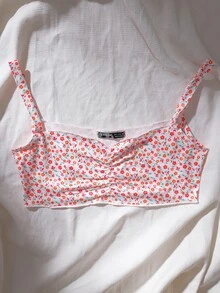 SHEIN Qutie Top de tirantes corto de busto con fruncido floral - Multicolor - Ver 3