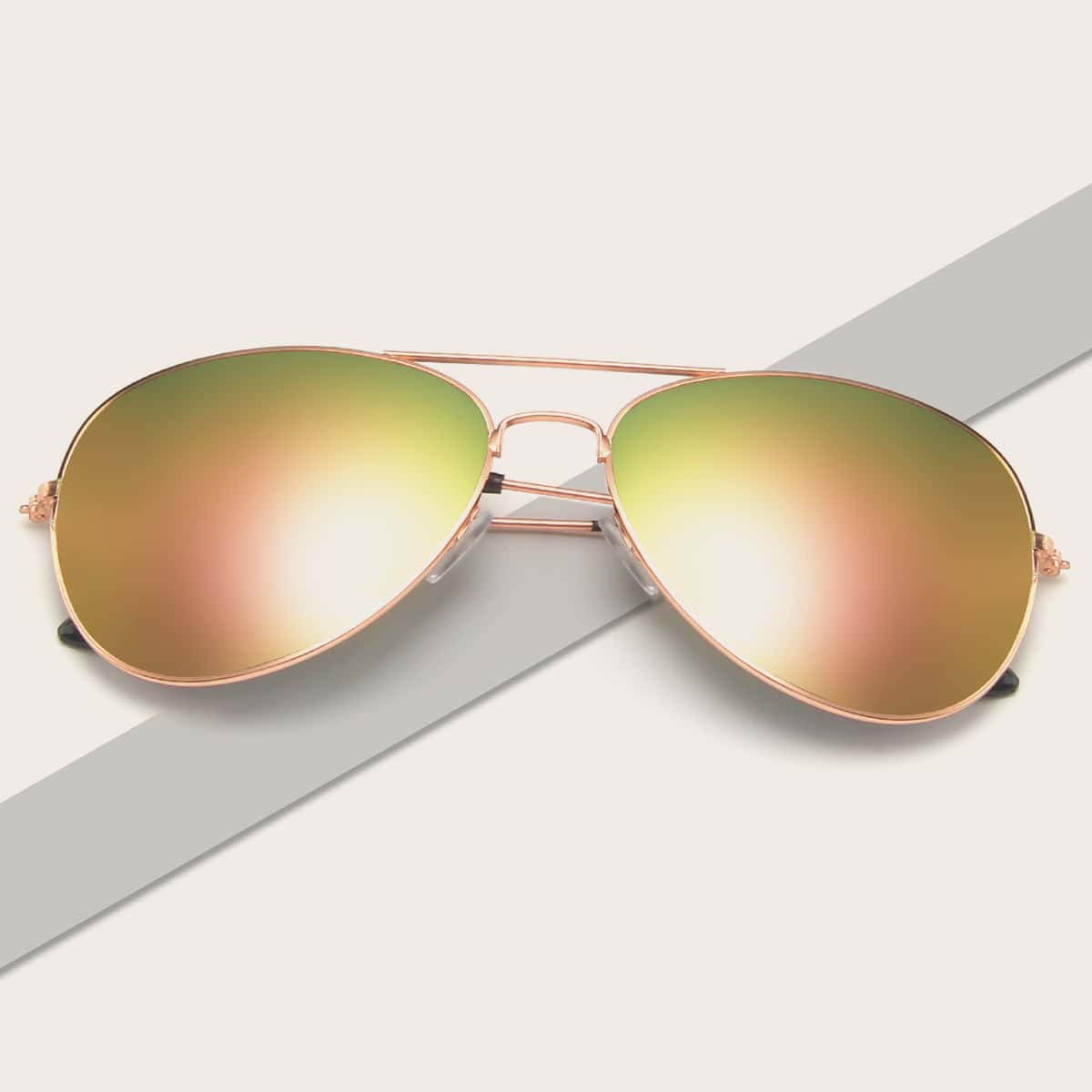 

Metal Frame Aviator Sunglasses