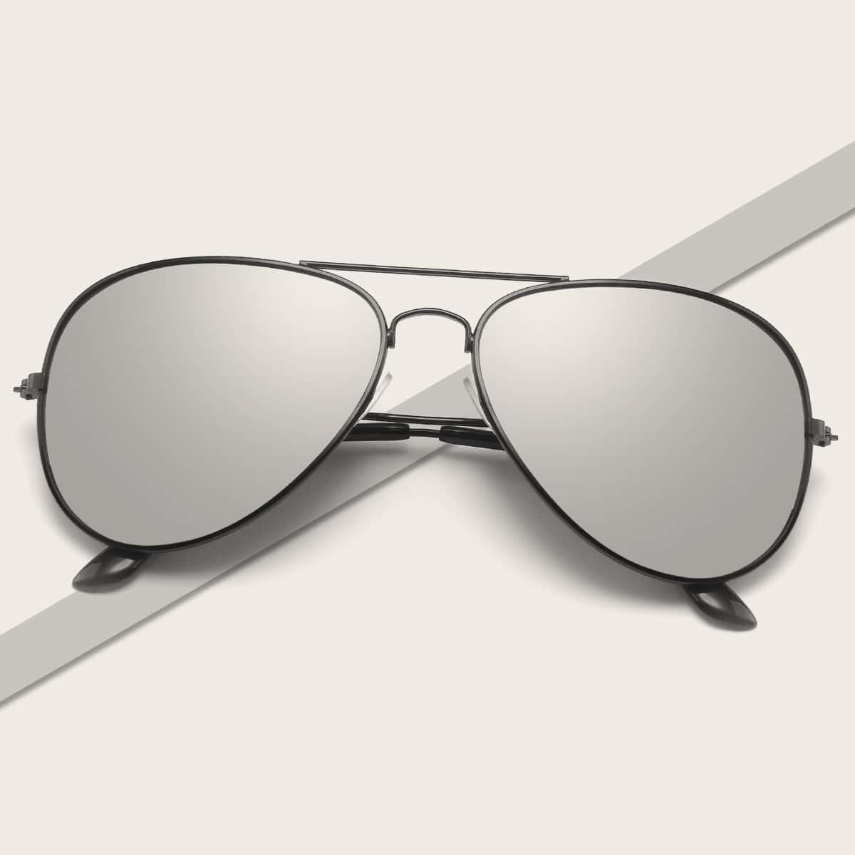 

Metal Frame Aviator Sunglasses