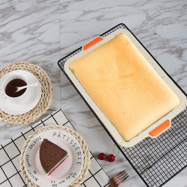 

1pc Silicone Cake Mold, Beige