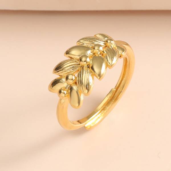 

Leaf Decor Ring, Gold