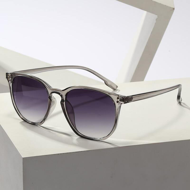

Simple Tinted Lens Sunglasses