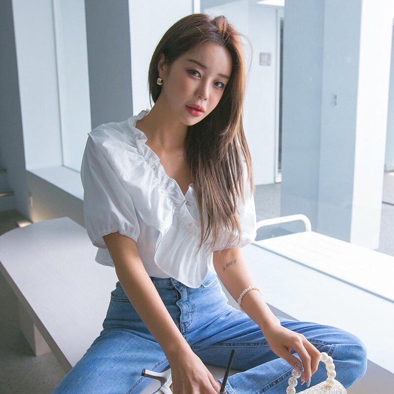 

Solid Ruffle Trim Puff Sleeve Blouse, White