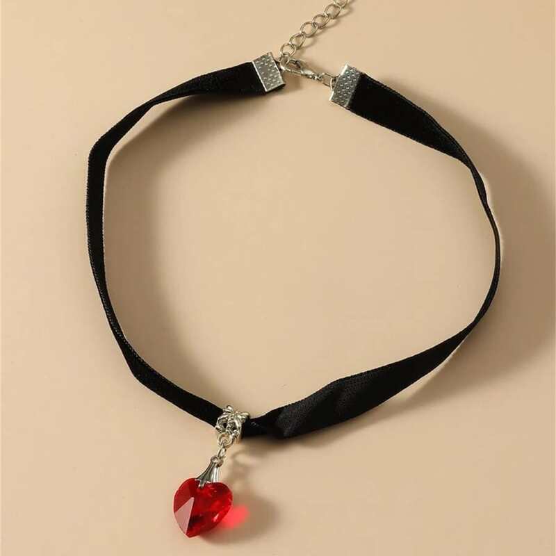 

Rhinestone Heart Choker, Red
