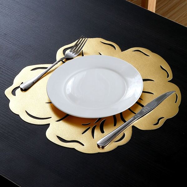 

Flower Shaped Placemat, Gold