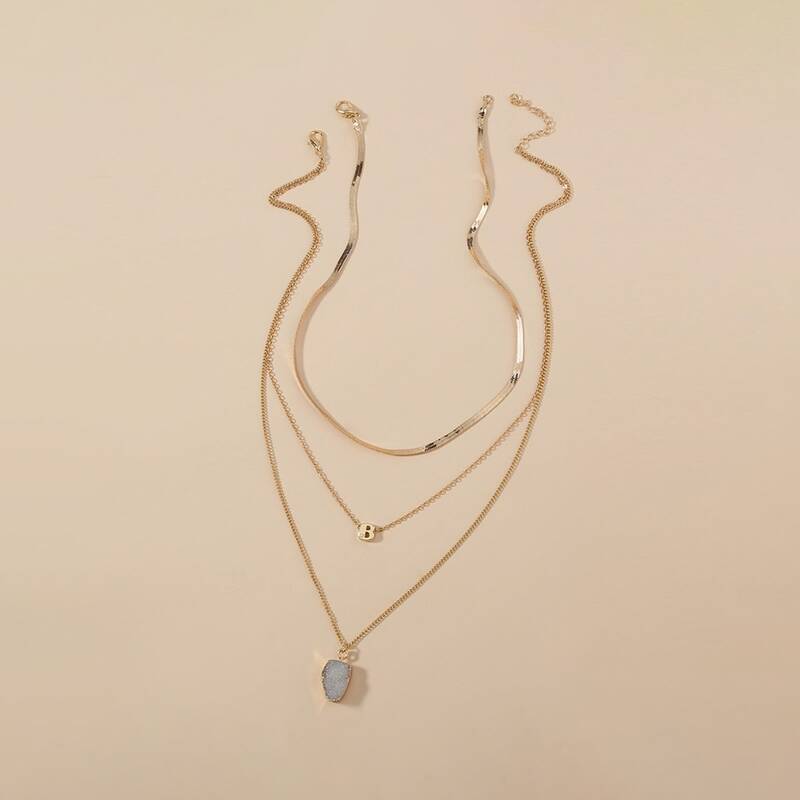 

2pcs Letter Pendant Necklace, Gold
