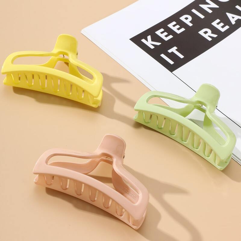 

3pcs Solid Hair Claw, Multicolor