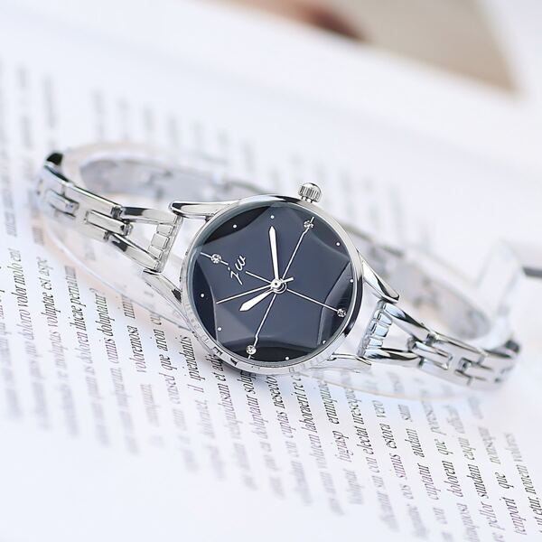 

Rhinestone Decor Round Pointer Quartz Watch