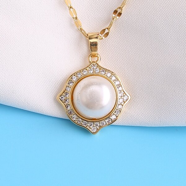 

Faux Pearl Pendant Necklace, Gold