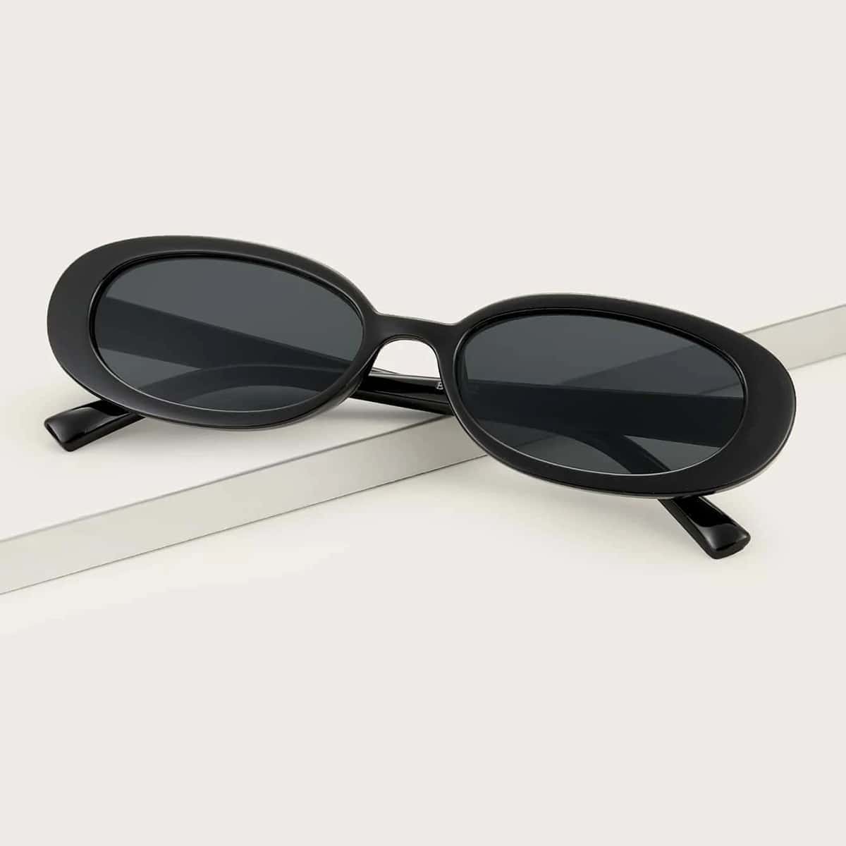 

Oval Frame Sunglasses, Black