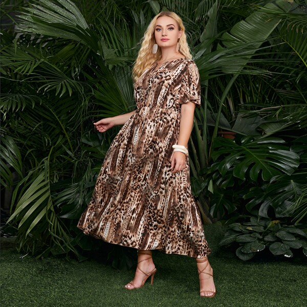 

Plus Leopard Print Notched Neck A-line Dress, Multicolor