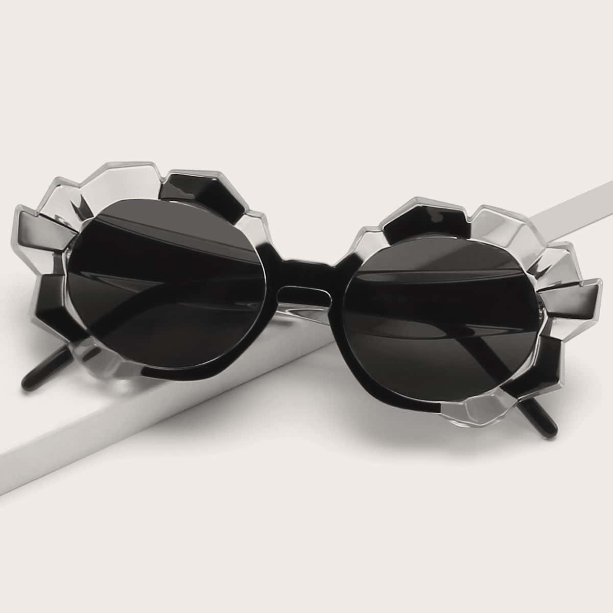 

Novelty Frame Sunglasses