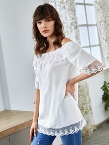 Top ribete de malla con bordado de hombros descubiertos