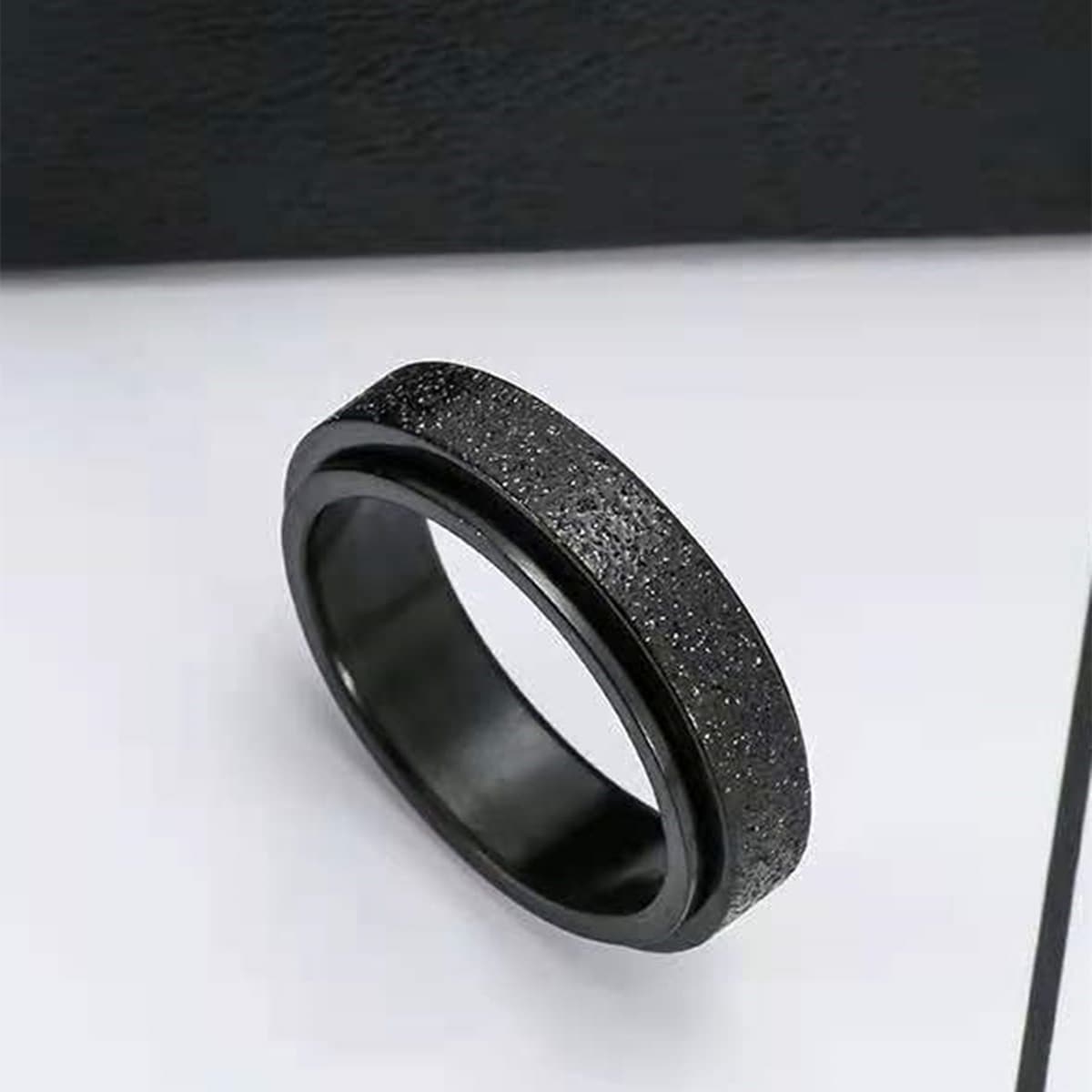 

Guys Minimalist Ring, Black
