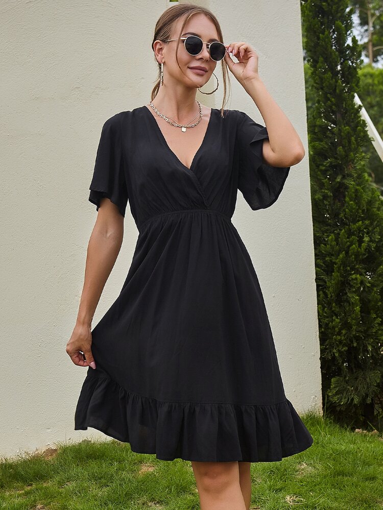 Vestido bajo con fruncido de manga campanuda - Negro - Añade 7