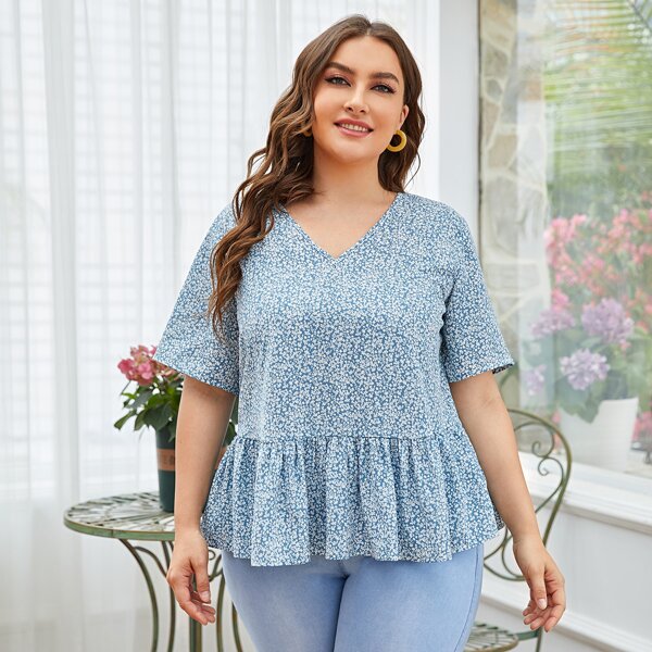 

Plus Ditsy Floral Smock Blouse, Baby blue