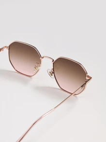 金属框架有色镜片时尚眼镜