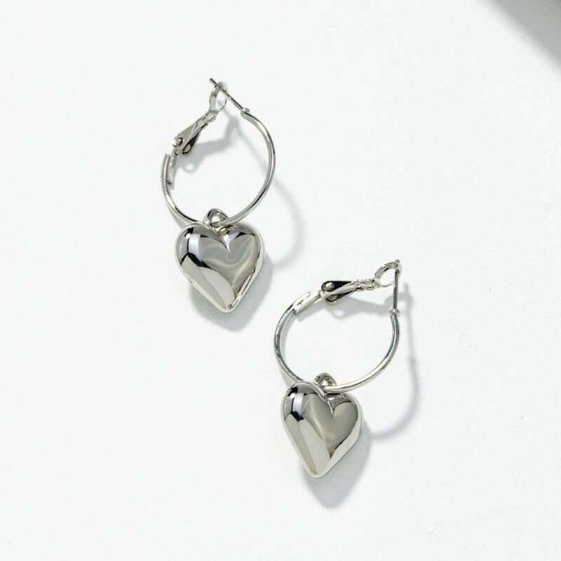 

Heart Design Hoop Earrings, Silver