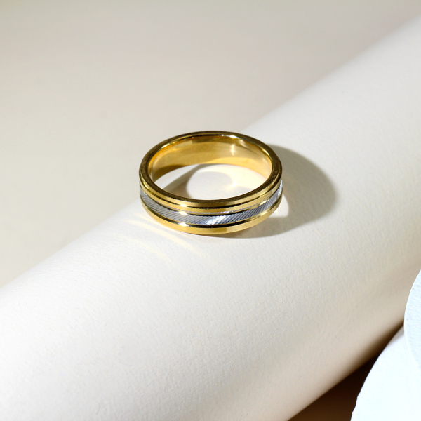 

Men Textured Metal Ring, Gold
