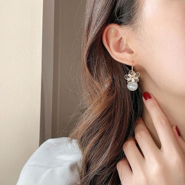 

Flower Decor Earrings, Gold
