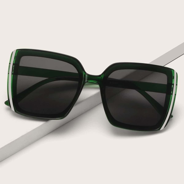 

Oversized Frame Sunglasses