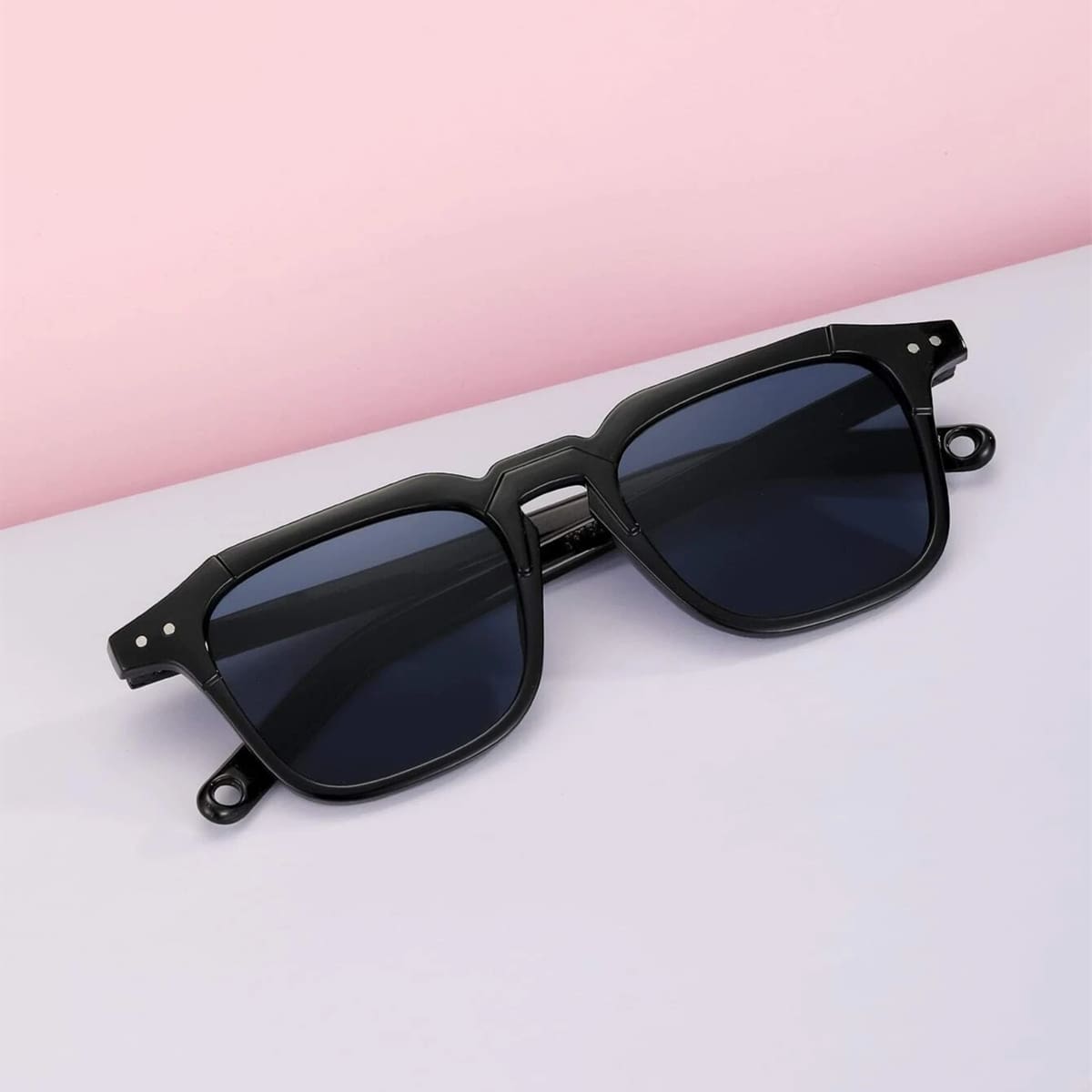 

Guys Square Frame Sunglasses, Grey