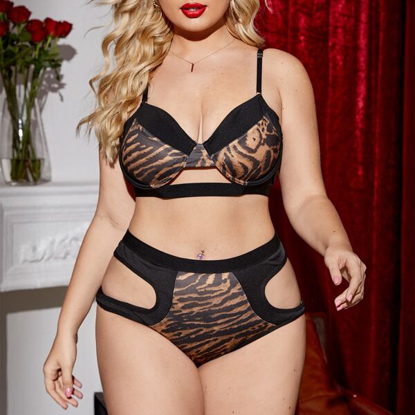 

Plus Tiger Stripe Cut-out Underwire Lingerie Set, Multicolor