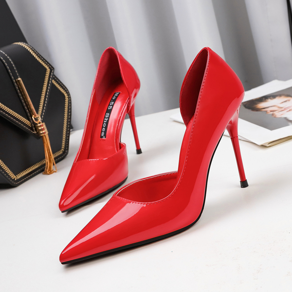 

Minimalist Stiletto Court Heels, Red