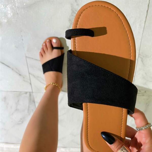 

Toe Loop Flat Thong Sandals, Black