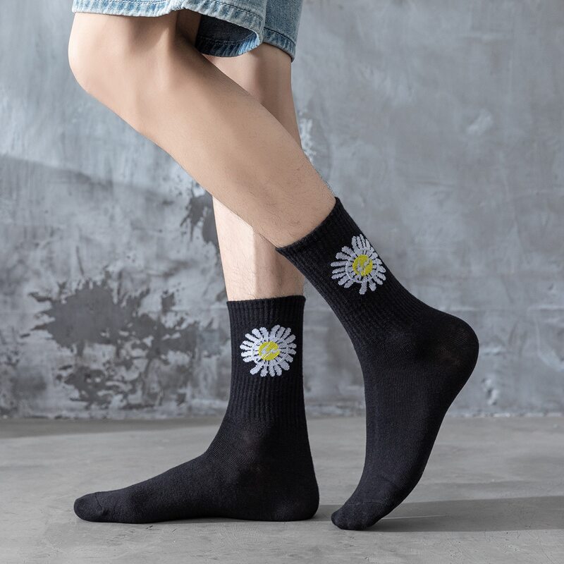 

Guys Floral Embroidery Crew Socks, Black
