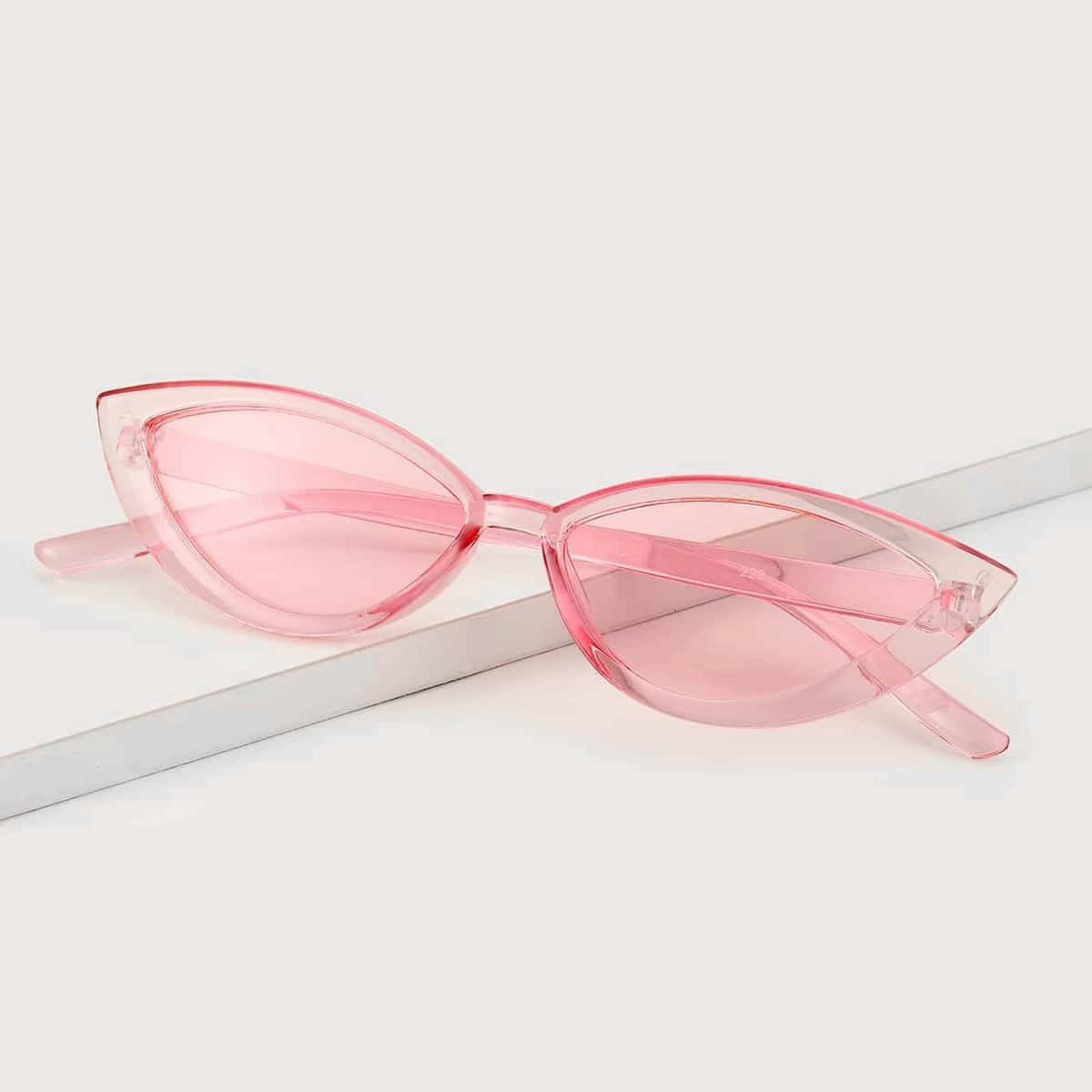 

Cat Eye Frame Sunglasses, Baby pink