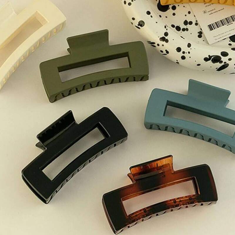 

3pcs Random Solid Hair Claw, Multicolor