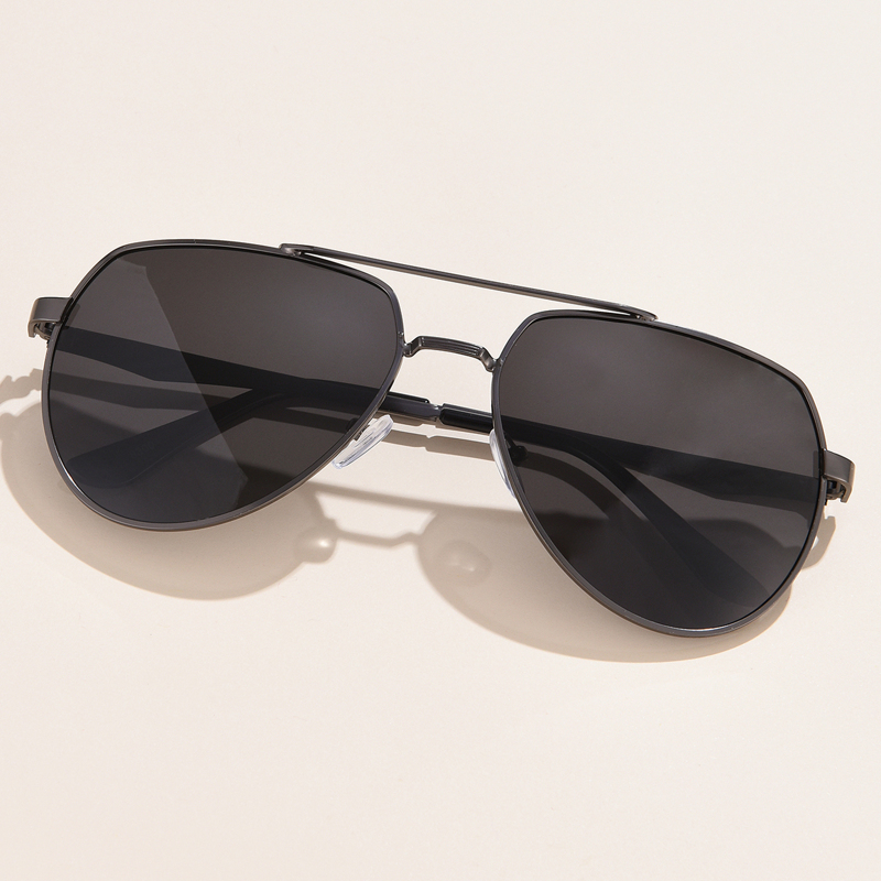 

Metal Frame Sunglasses