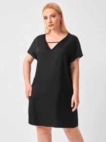 SHEIN LUNE Plus Cutout V-neck Solid Dress - Black - View 1