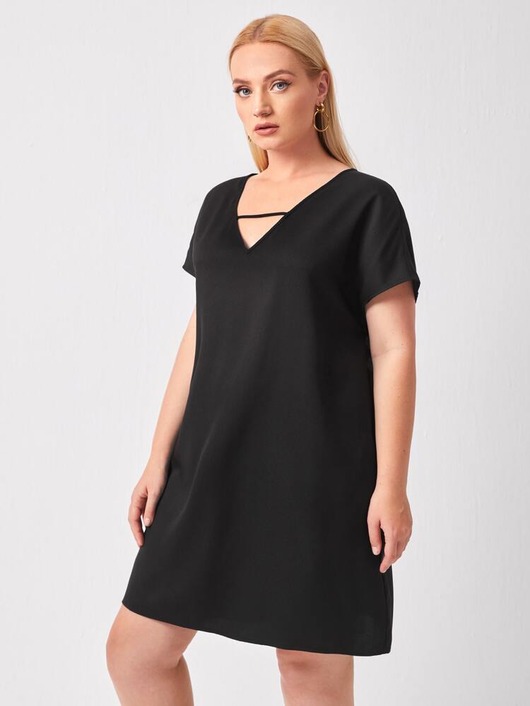 SHEIN LUNE Plus Cutout V-neck Solid Dress - Black - View 4