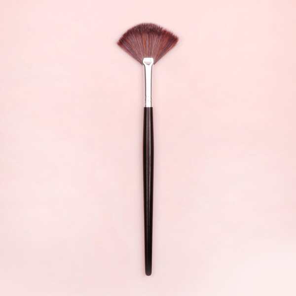 

Fan Shaped Highlight Brush, Black
