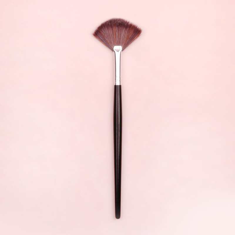 

Fan Shaped Highlight Brush, Black