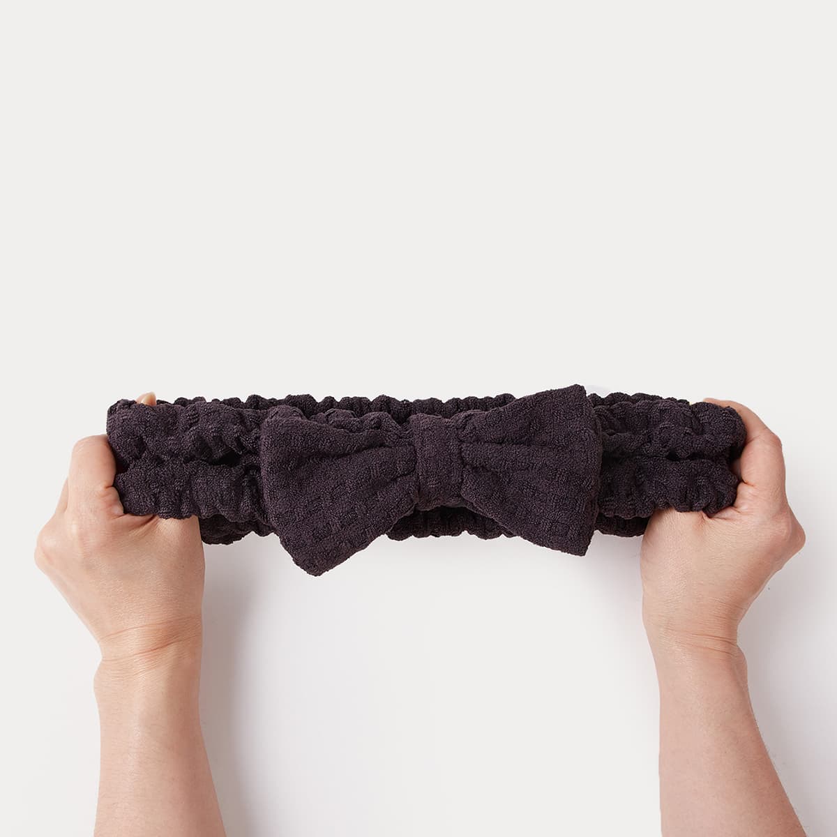 

Basic Living Microfiber Spa Makeup Headband Waffle Bow-Hot Fudge, Black