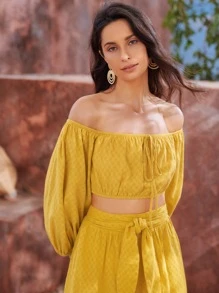 SHEIN Top corto de hombros descubiertos con nudo de manga farol