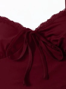 SHEIN Unity Top corto de tirantes con cordón delantero ribete con encaje - Granate - Ver 4