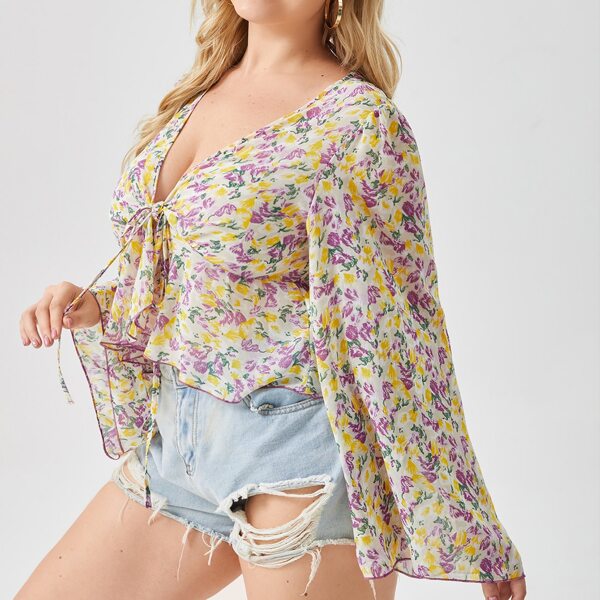 

Plus Tie Front Ruffle Hem Ditsy Floral Top, Multicolor