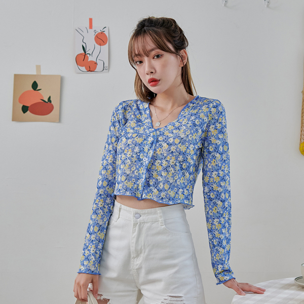

Button Front Allover Floral Crop Top, Blue