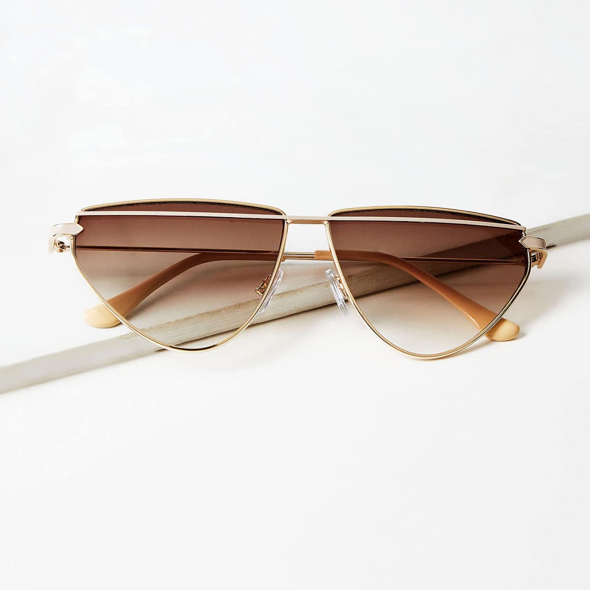 

Metal Frame Sunglasses
