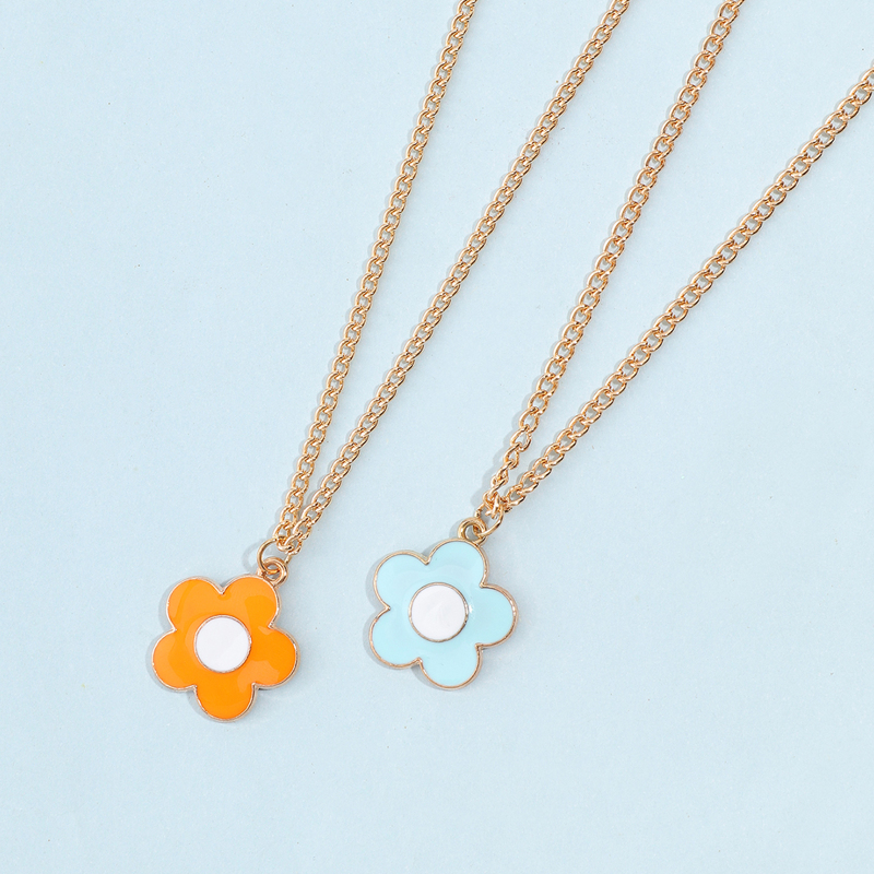 

2pcs Floral Pendant Necklace, Multicolor