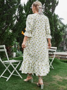 SHEIN Vestidos Tallas Grandes Encaje en contraste Volante Volante rígido Floral todo estampado Bohemio