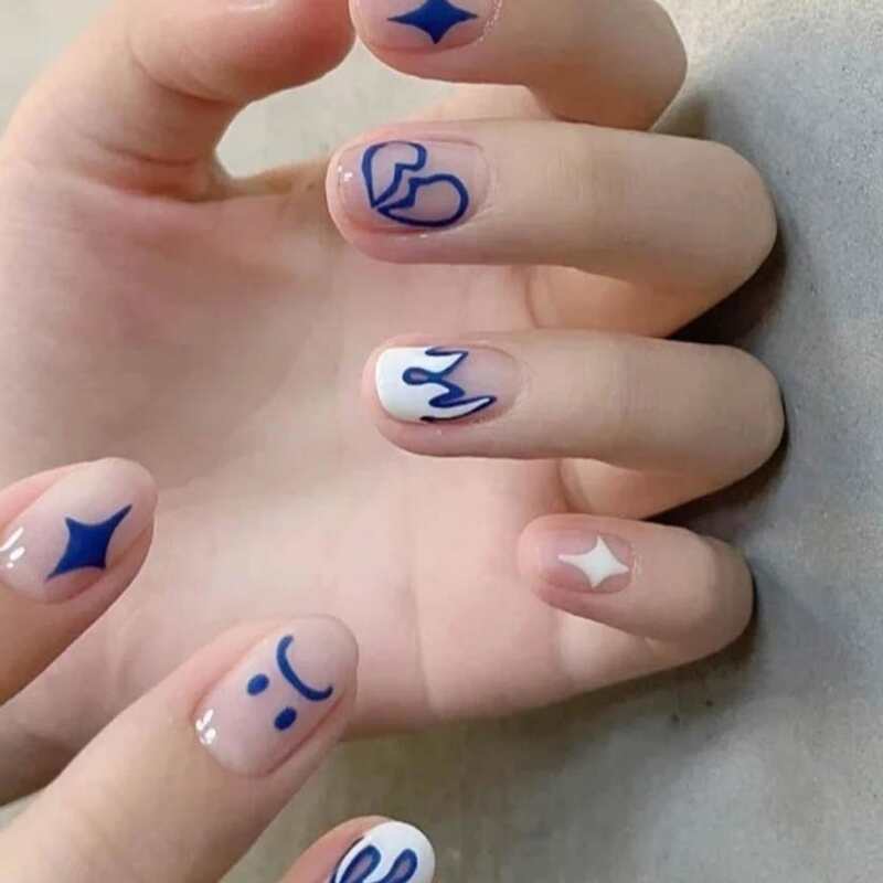 

24pcs Graphic Fake Nail, Blue