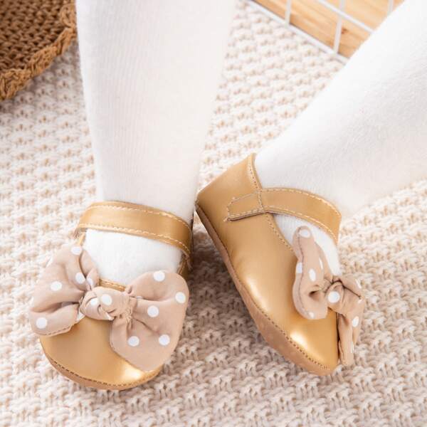 

Baby Girl Polka Dot Bow Decor Flats, Gold