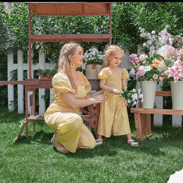 

Toddler Girls 1 PC Puff Sleeve Shirred Bodice Daisy Floral Jumpsuit, Yellow
