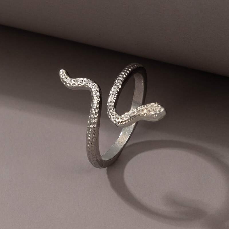 

Serpentine Design Ring, Silver